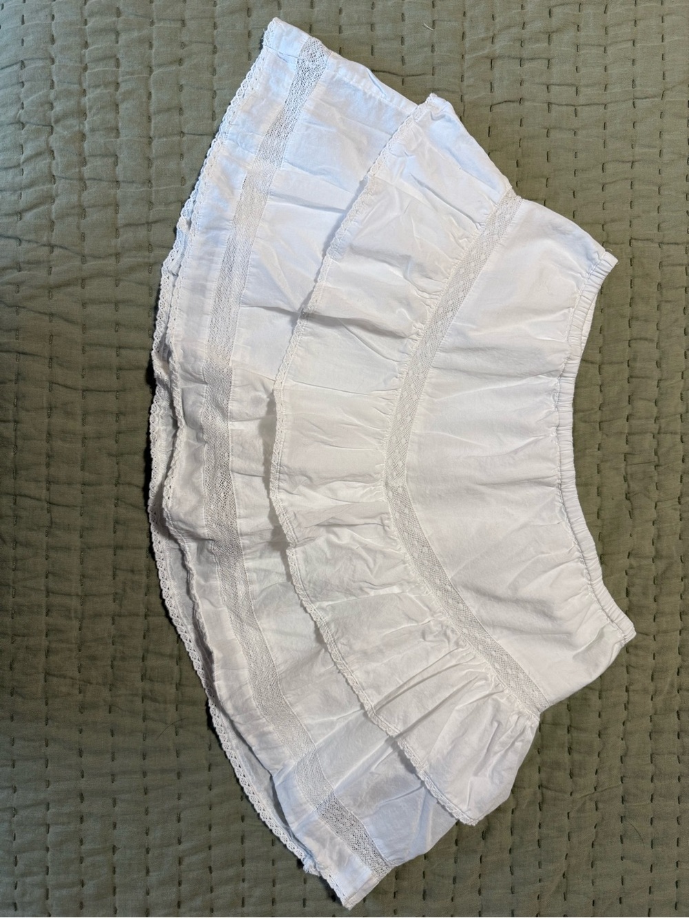 Abercrombie & Fitch White Tiered Ruffle Skort for women